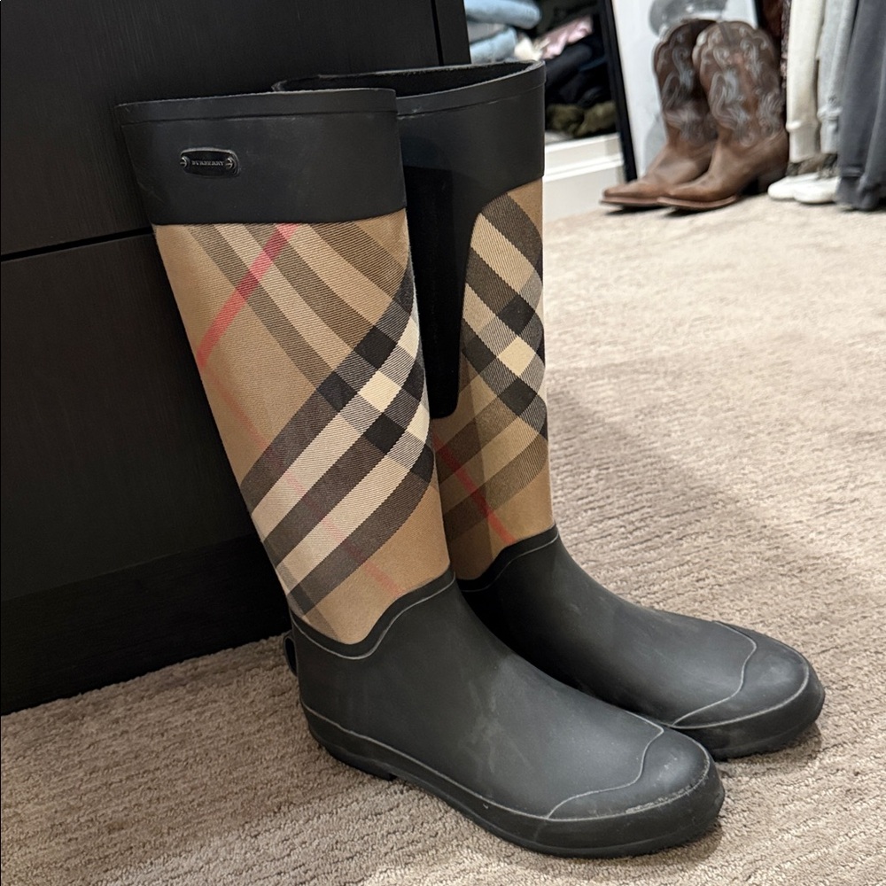 Burberry Black and Tan Checkered Boots